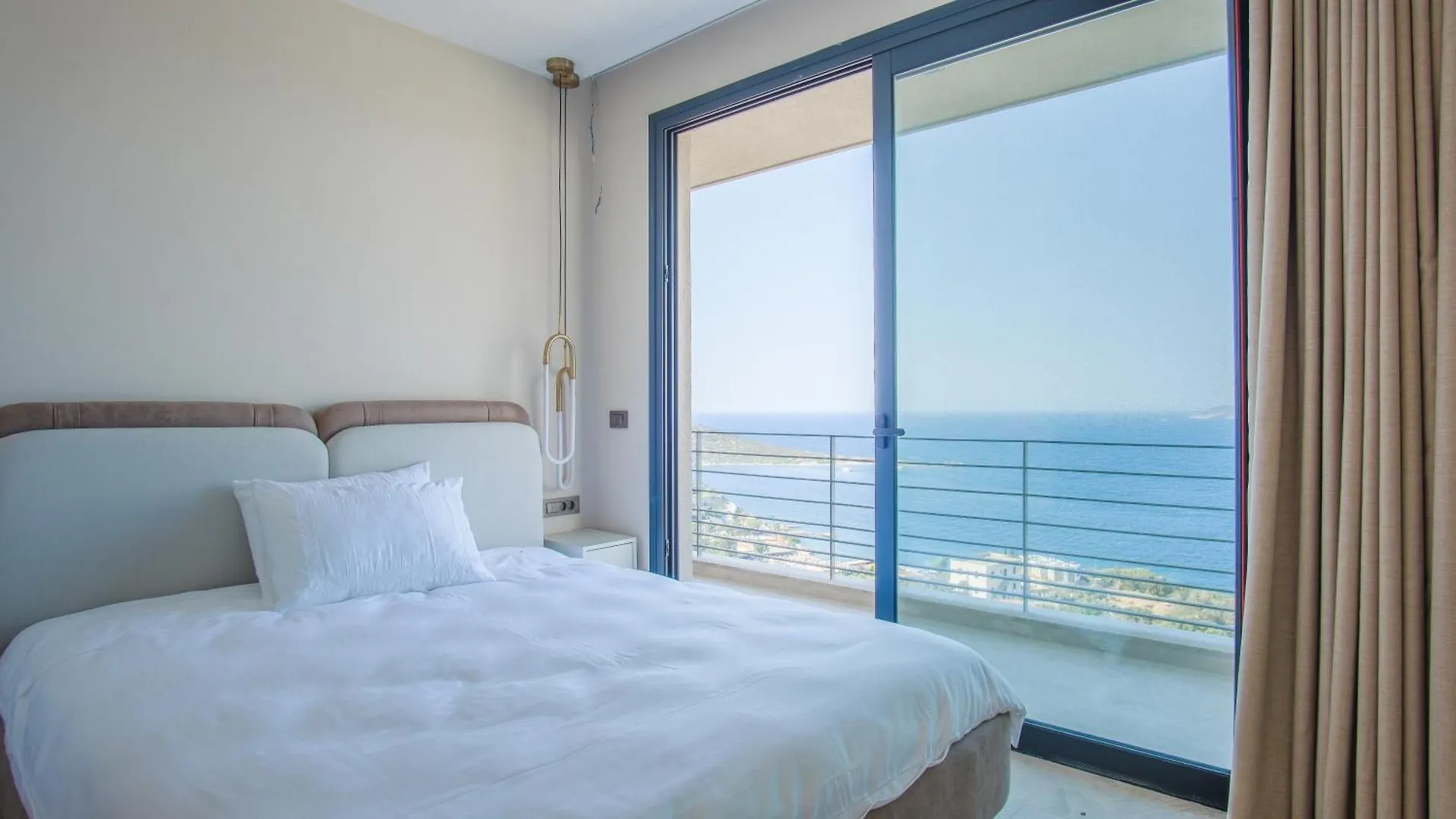 Luxe Villa Met Uitzicht 博德鲁姆